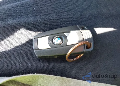 2015 BMW X1 xDrive28I из США, поврежденный, VIN WBAVL1C51FVY37732